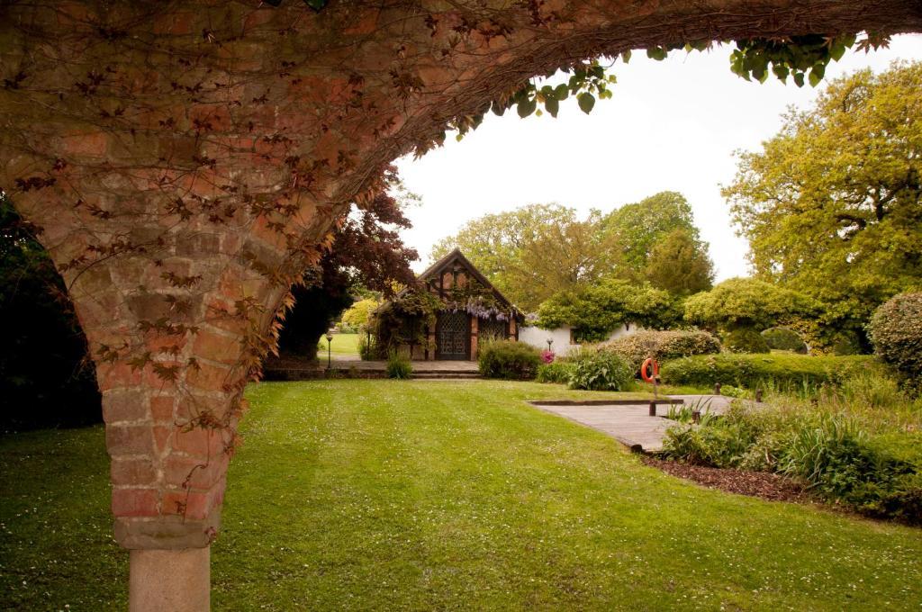 Ghyll Manor Country Hotel Χόρσαμ Εξωτερικό φωτογραφία